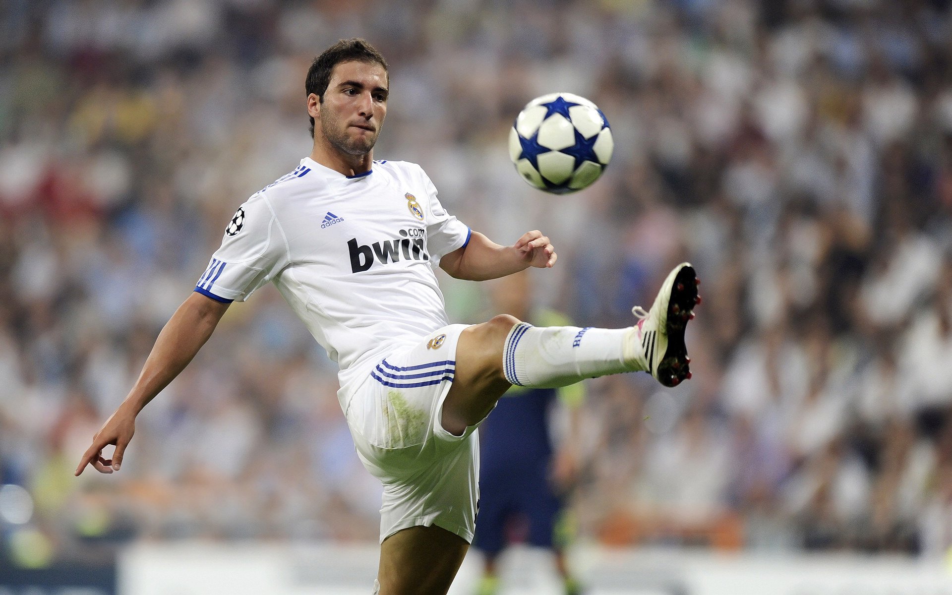 乐鱼体育App下载-朗斯高位逼抢打乱对方节奏，朗斯球队实力怎么样